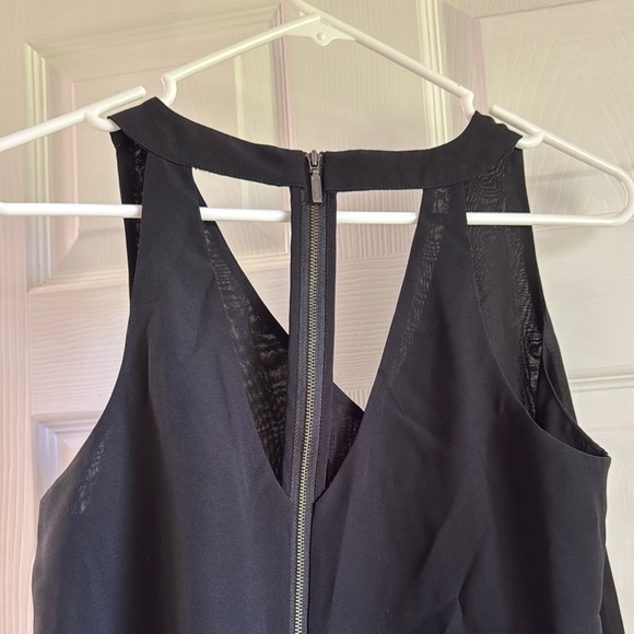 Banana Republic Elegant Black and White Sleeveless Top - Picture 6 of 6